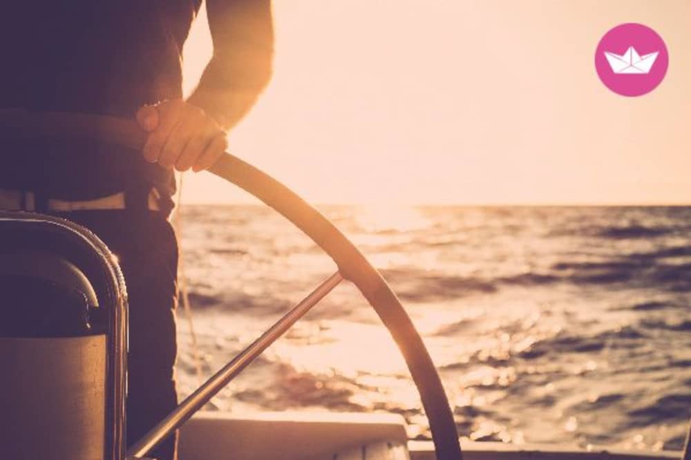 L'ora d'oro in mare: navigazione al tramonto dal Port Olímpic