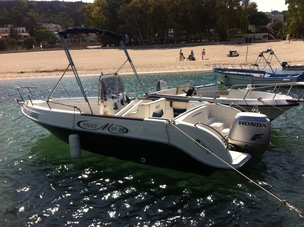 4 ore di sole intorno a San Vito Lo Capo su un motoscafo