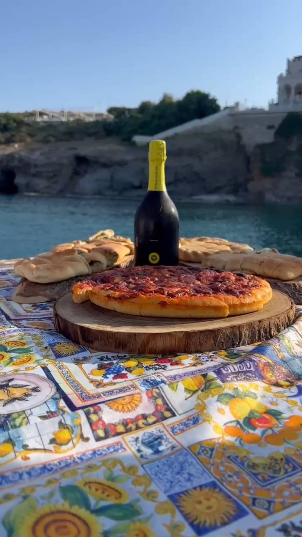 Excursión en balsa en grupo desde Avola a Portopalo | Con patrón y aperitivo
