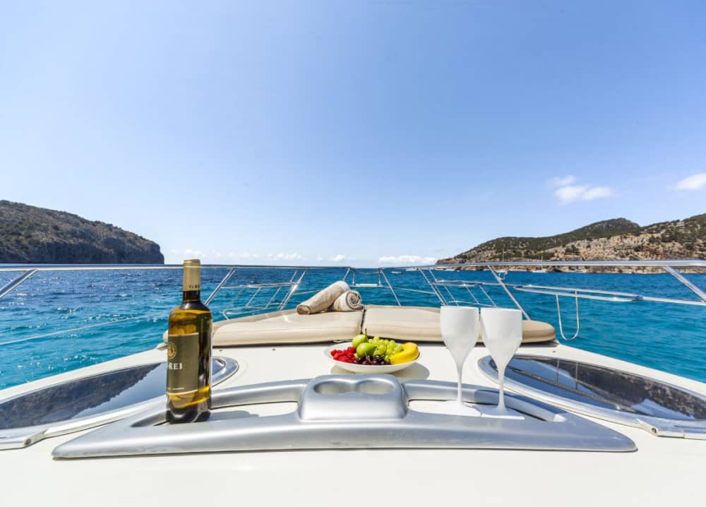 Discover Porto-Vecchio: A full day of sun on a motorboat