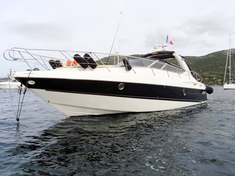 Découvrez Porto-Vecchio : une journée ensoleillée à bord d'un bateau à moteur