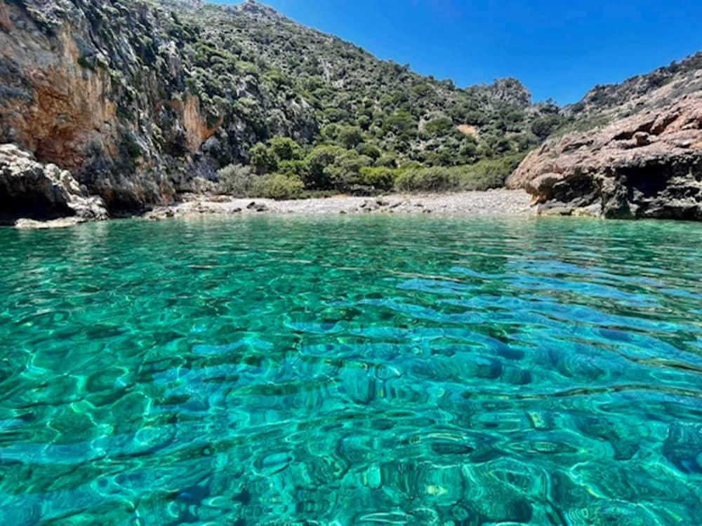 Missione di un giorno intero in mare – Menies, Cheronisia e isola di Theodorou
