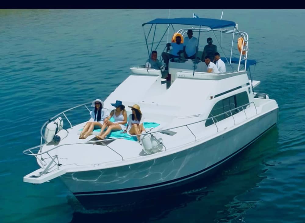 Full Day Escape to Lazareta island – Explore Hidden Bays & Crystal Waters