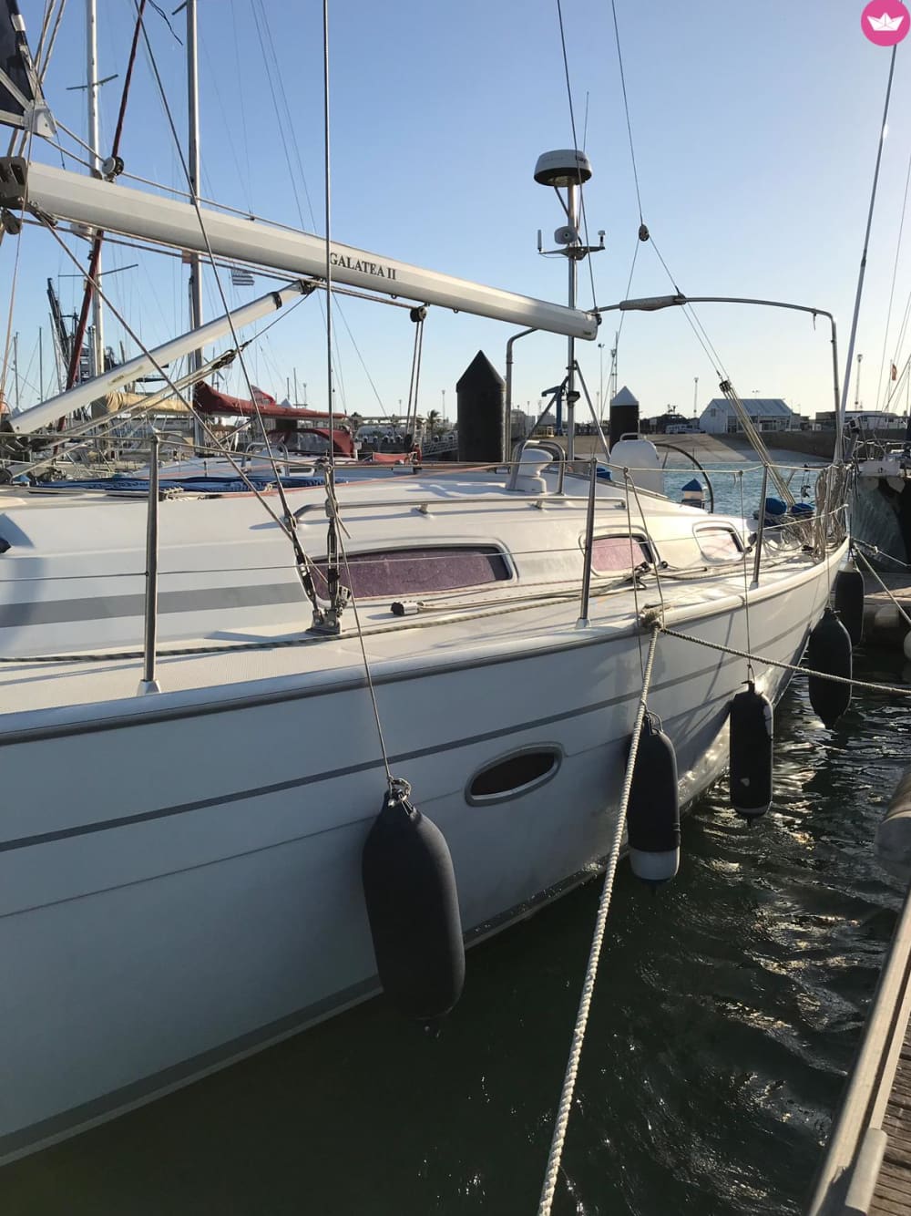 Half-Day Private Cruise from Cádiz – Sail & Anchor in Paradise