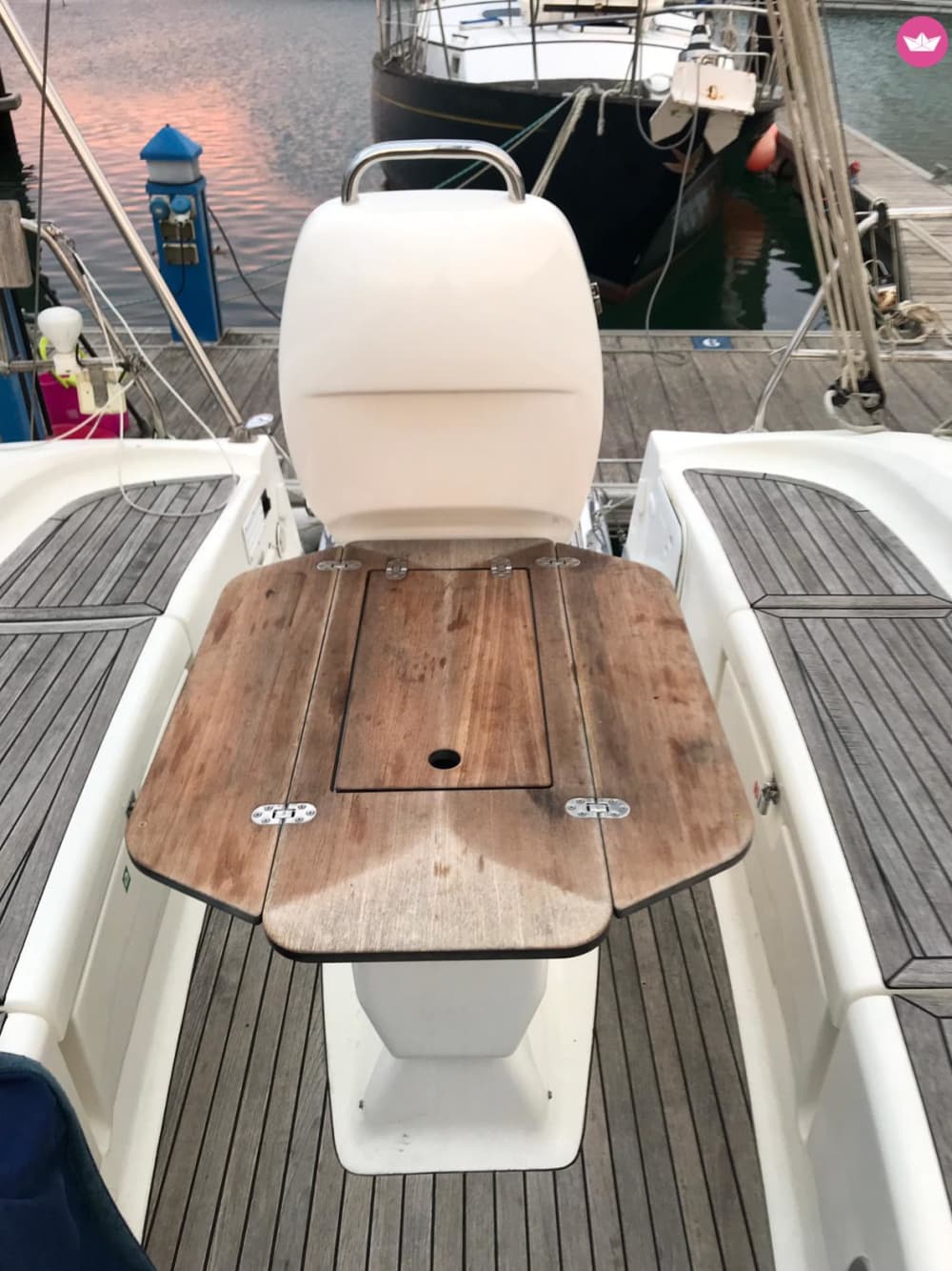 Half-Day Private Cruise from Cádiz – Sail & Anchor in Paradise