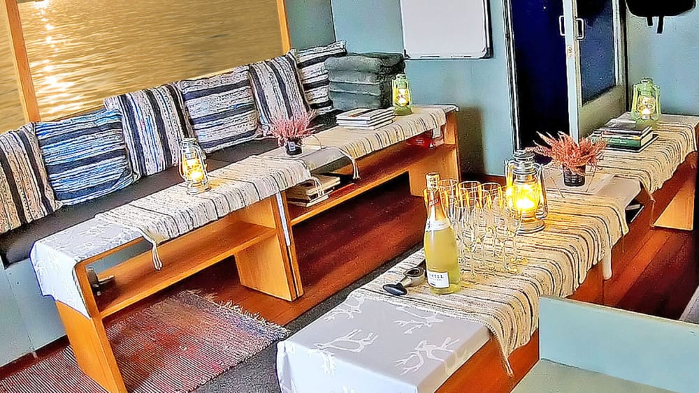 Geniet van een hele dag op een woonboot in Helsinki.