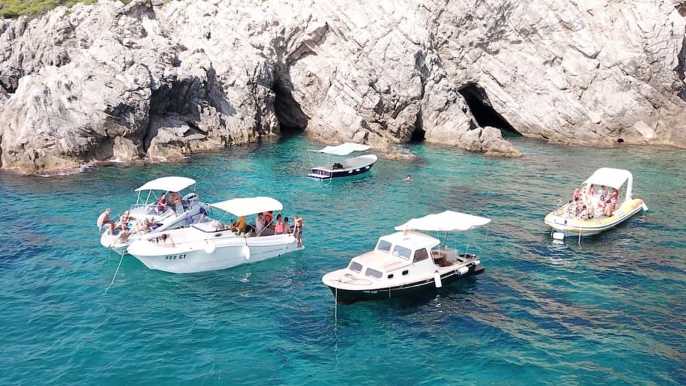 Экскурсия на полдня по островам Элафити: частное приключение на моторной лодке