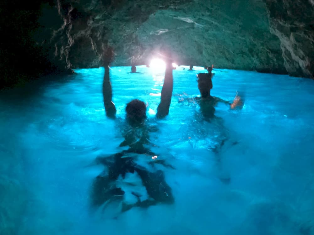 Aventura de meio dia: explore as Ilhas Elafiti em um barco particular!