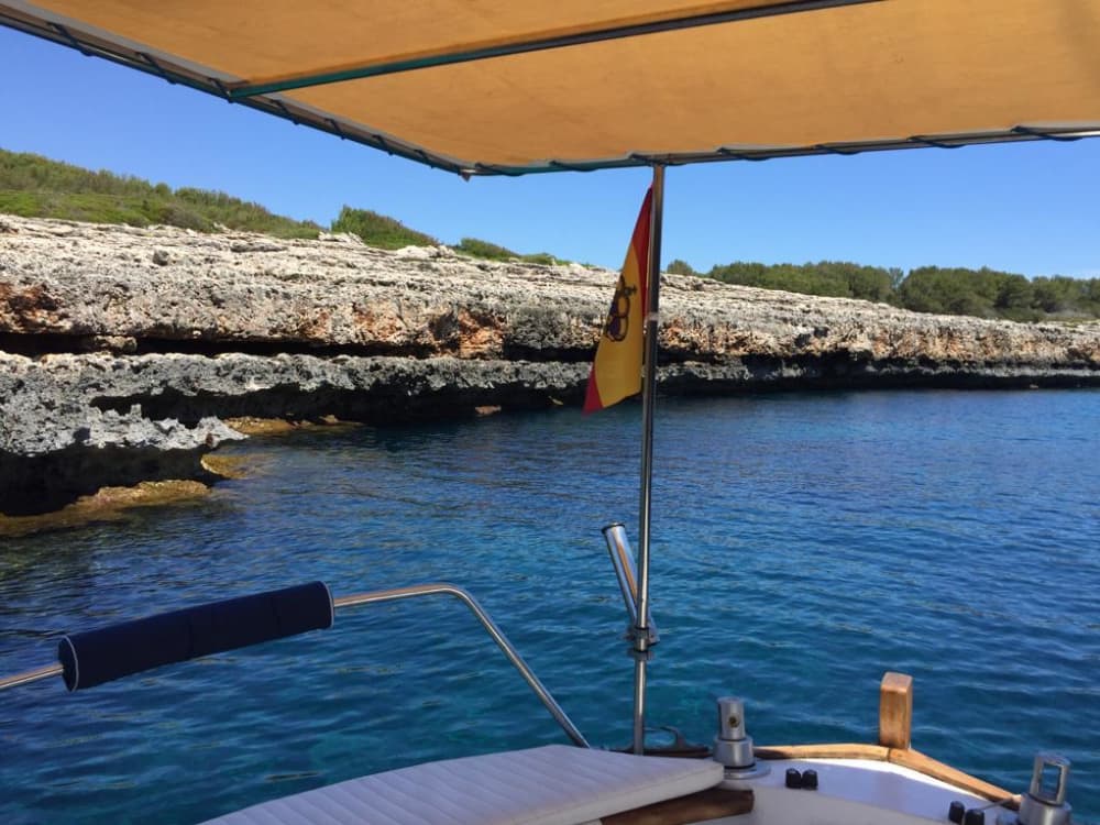 Passez 2h30 sur l'eau à Cala d'Or, sous le soleil et dans une eau cristalline.