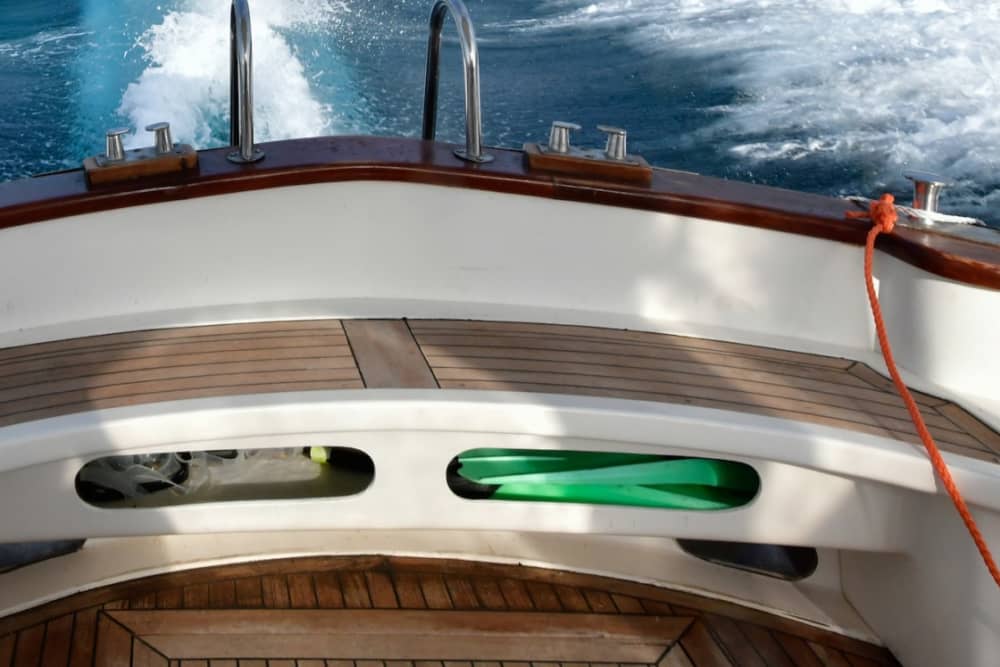 Privater Bootsausflug rund um Castellabate mit einem Motorboot