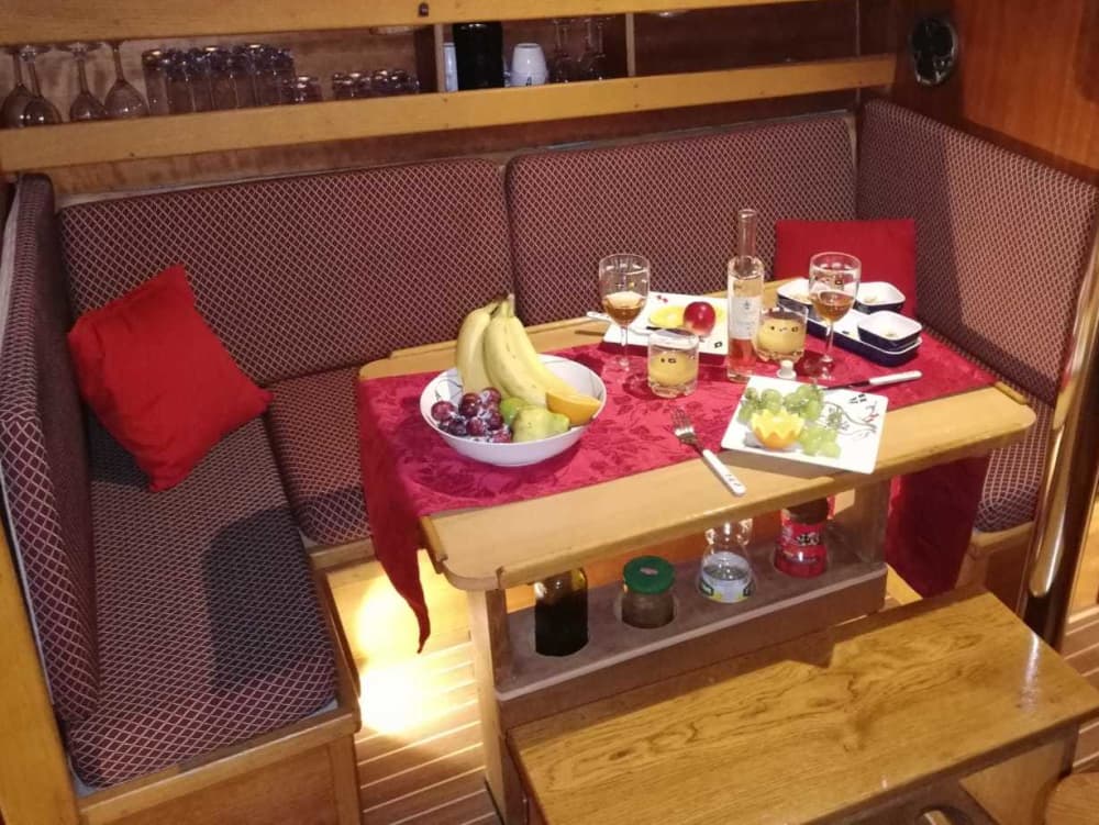 3h30 in Vrboska: Rent a motorboat and enjoy