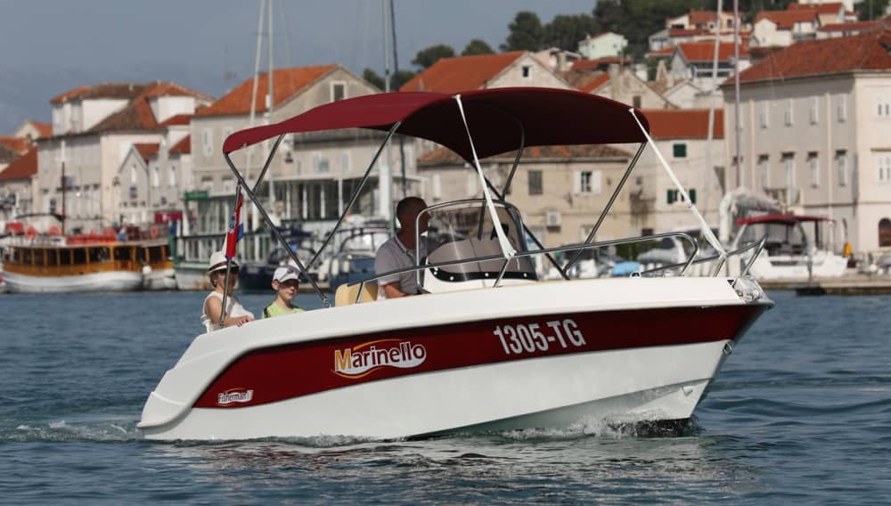 Profitez du soleil lors d'une excursion en bateau de 9 heures à Trogir.