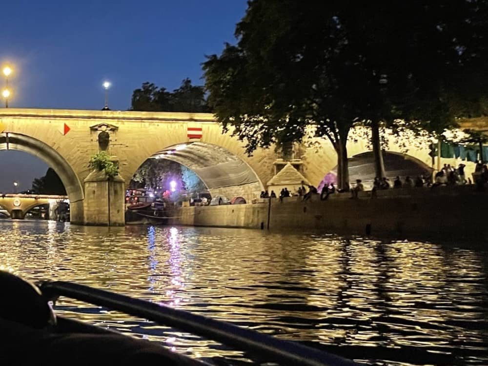 Location de bateau à moteur à la demi-journée à Paris