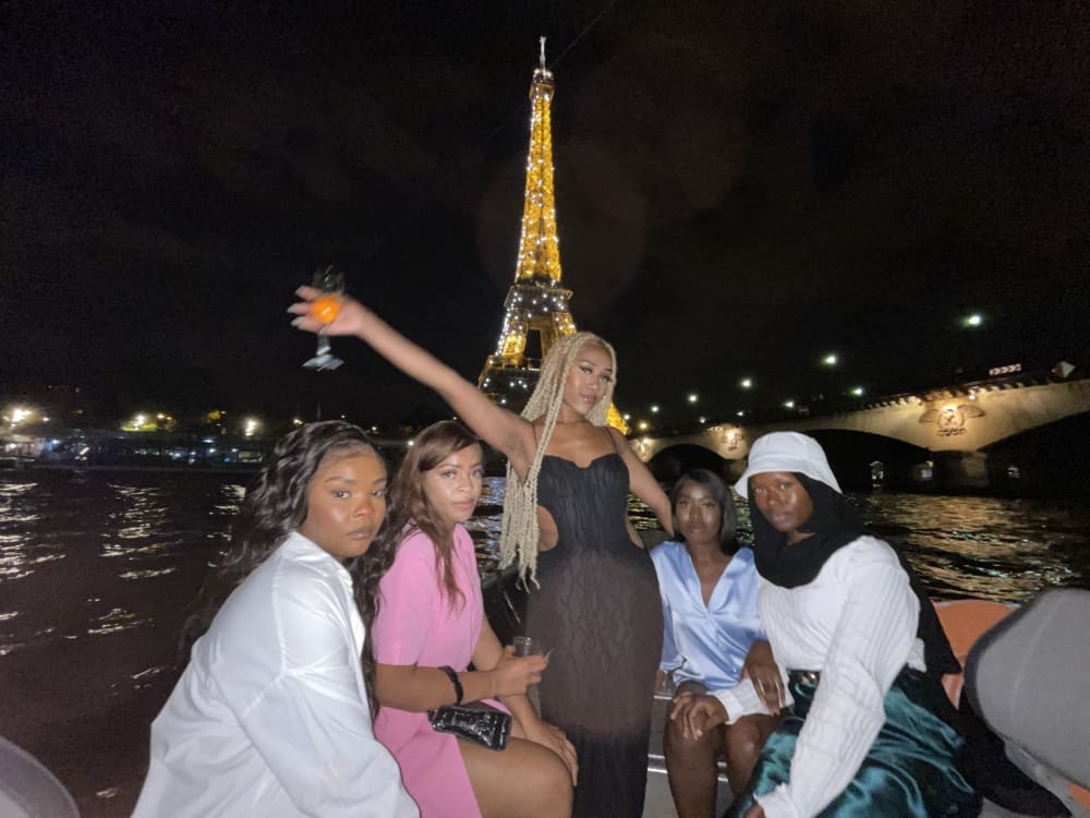 Location de bateau à moteur à la demi-journée à Paris