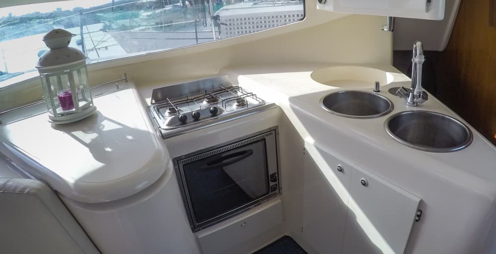 Esperienza di navigazione di un'intera giornata su un catamarano a Casa de Campo, La Romana