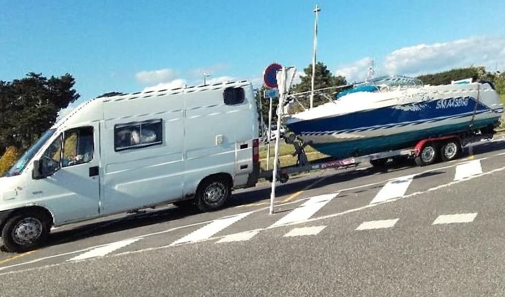 Détente à Auray : 10 heures de soleil sur un bateau à moteur