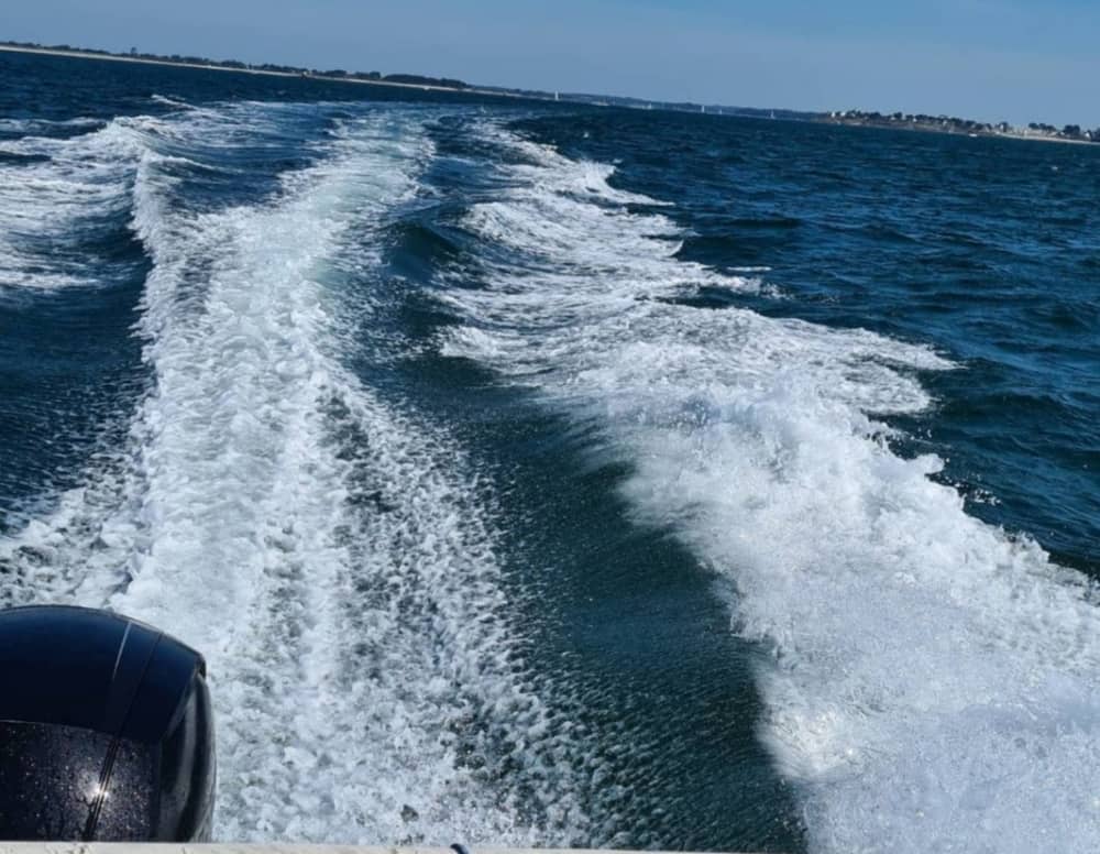 Détente à Auray : 10 heures de soleil sur un bateau à moteur