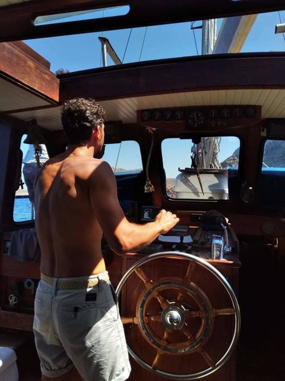 A unique epic: One day to uncover Syros's mysteries