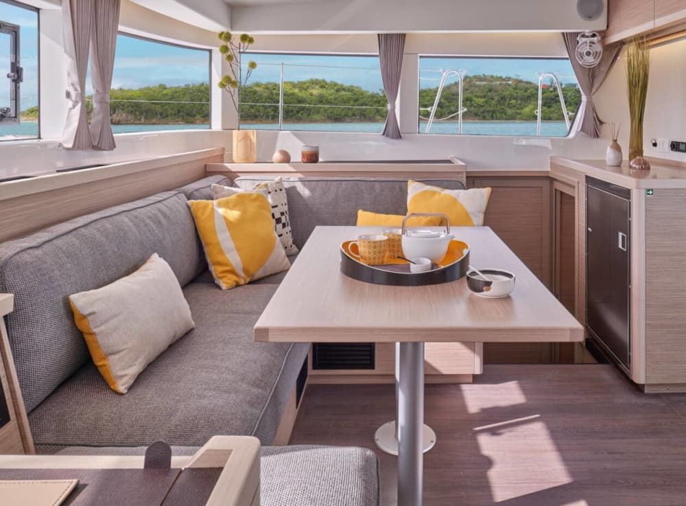 Aventura en Ibiza: navega hacia Es Vedrá y descubre rincones secretos