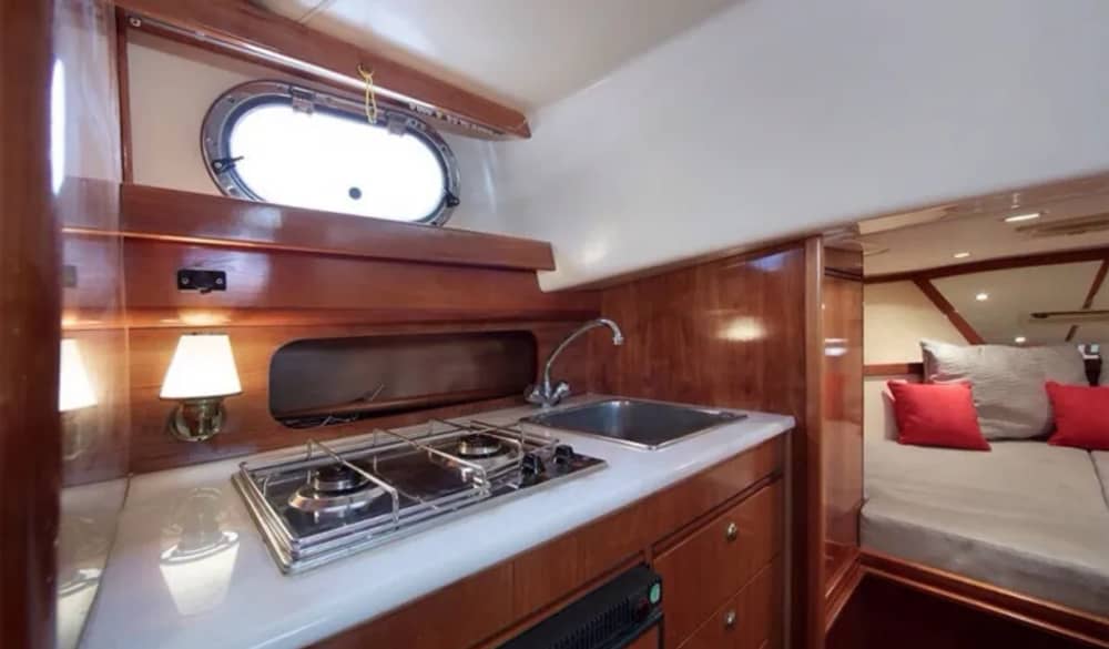 De Nerano à la côte amalfitaine : visite privée de 8 heures en bateau