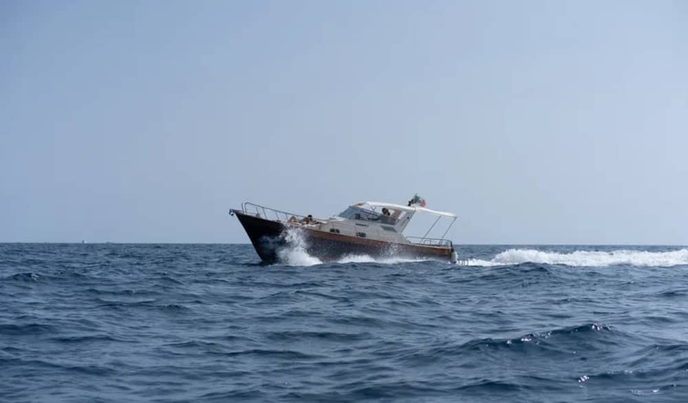 De Nerano à la côte amalfitaine : visite privée de 8 heures en bateau