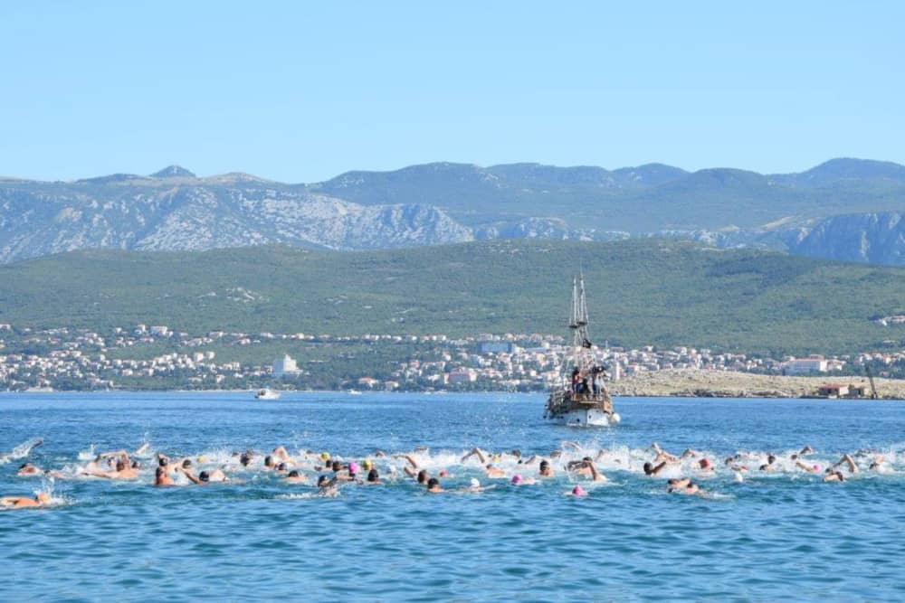 Um dia em Crikvenica, num barco a motor.