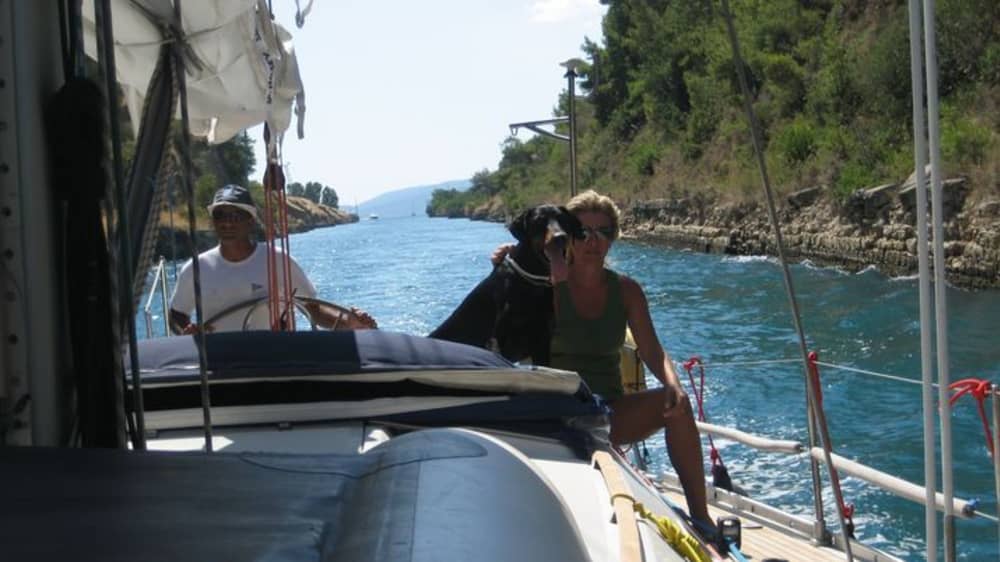 Upptäck Aten på en segelbåt under en heldag