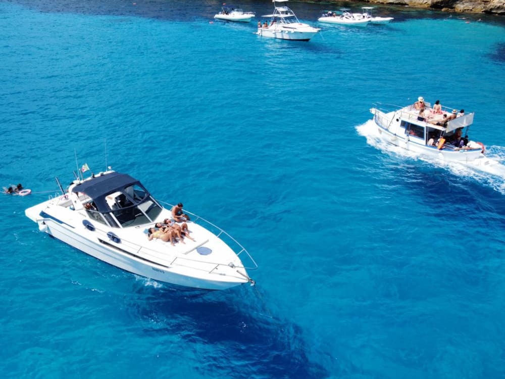 Jouw dag in Marsala: huur een motorboot voor 8,5 uur en ontdek de omgeving.