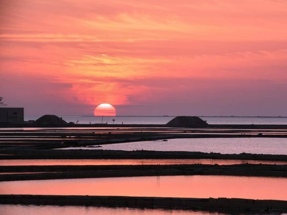 Jouw dag in Marsala: huur een motorboot voor 8,5 uur en ontdek de omgeving.