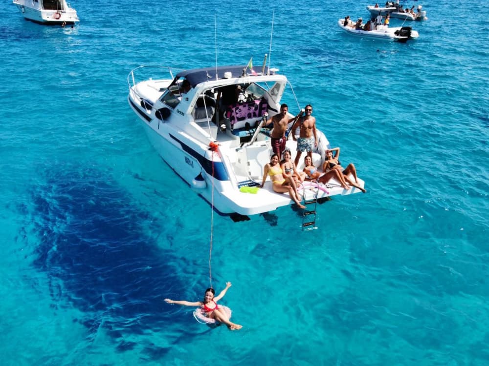 Jouw dag in Marsala: huur een motorboot voor 8,5 uur en ontdek de omgeving.