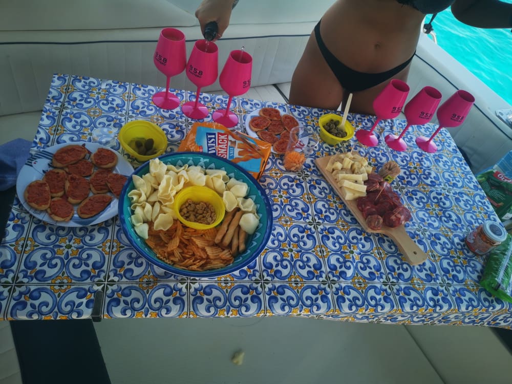 Jouw dag in Marsala: huur een motorboot voor 8,5 uur en ontdek de omgeving.