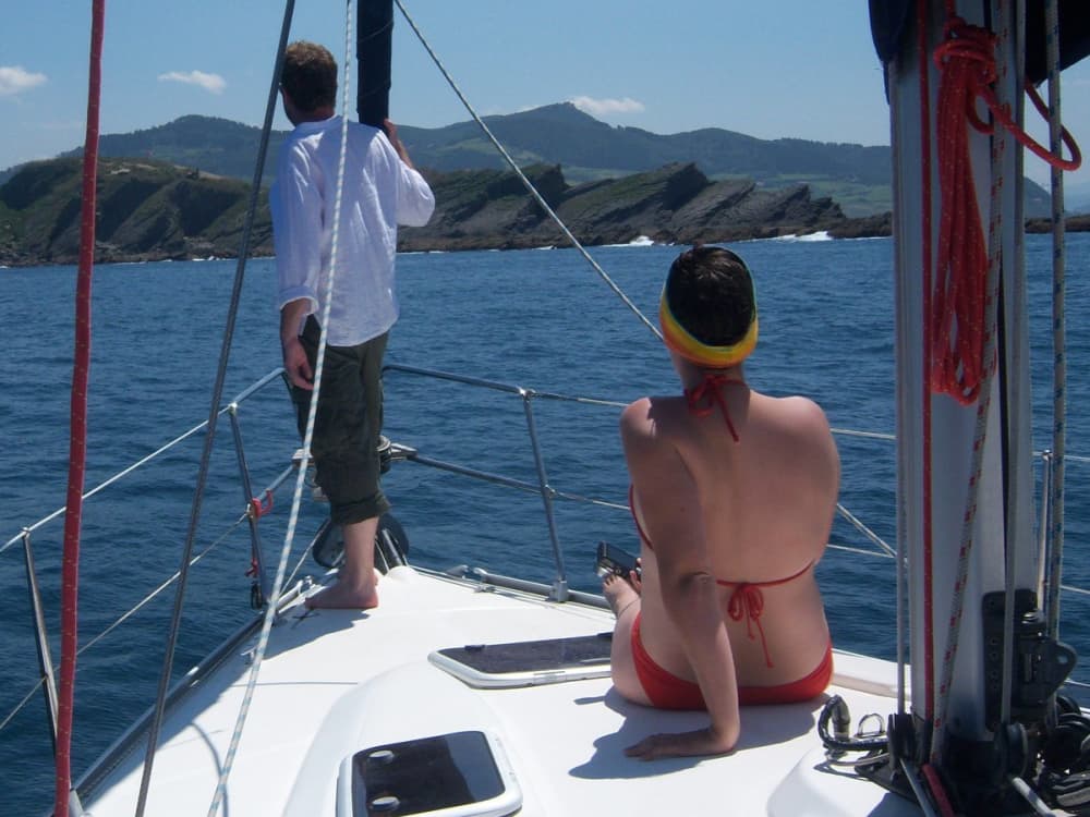 Escursione in barca a vela di un'intera giornata alle Bermeo.