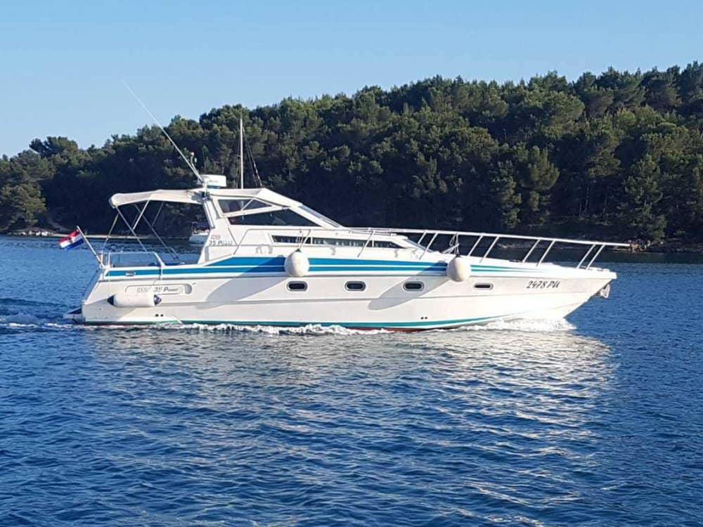 Ein Tag rund um Pula: Genießen Sie 7 Stunden Entdeckungstour mit dem Motorboot