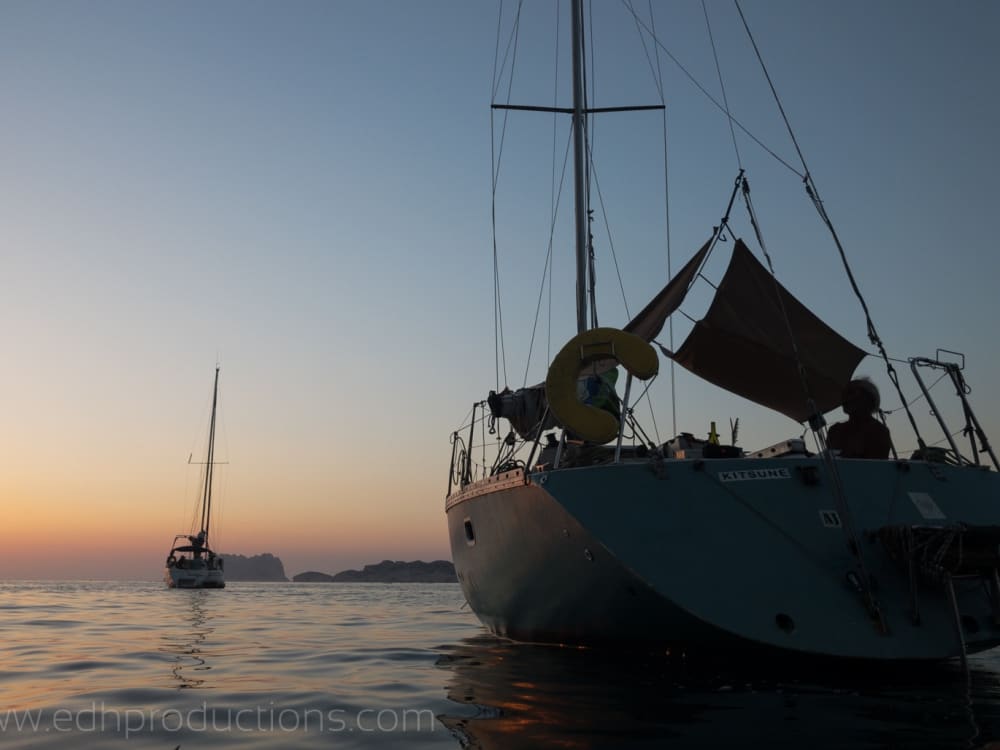 Zonsondergangzeilen – Estaque Cove – Aperitief-snorkelen bij zonsondergang