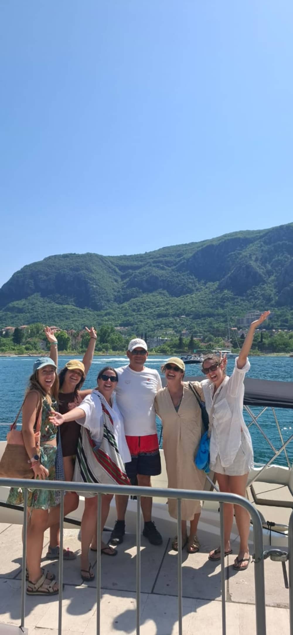 Ferme mytilicole et dégustation de vins – Croisière de 4 heures dans la baie