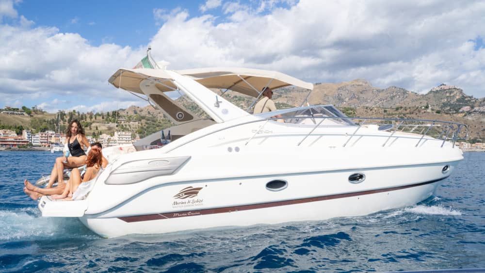 Taormina Baie e Pranzo in Spiaggia – Giornata in Barca di 8 Ore