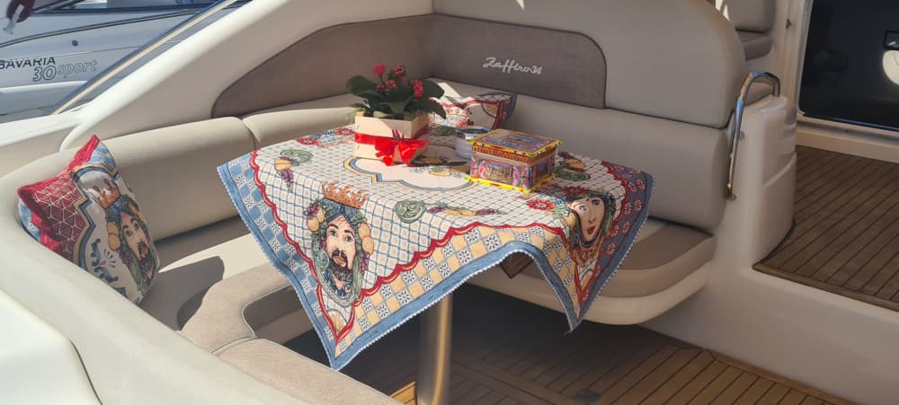 Taormina Baie e Pranzo in Spiaggia – Giornata in Barca di 8 Ore