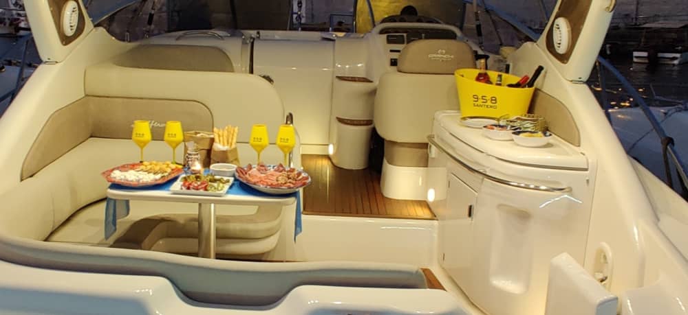 Taormina Baie e Pranzo in Spiaggia – Giornata in Barca di 8 Ore