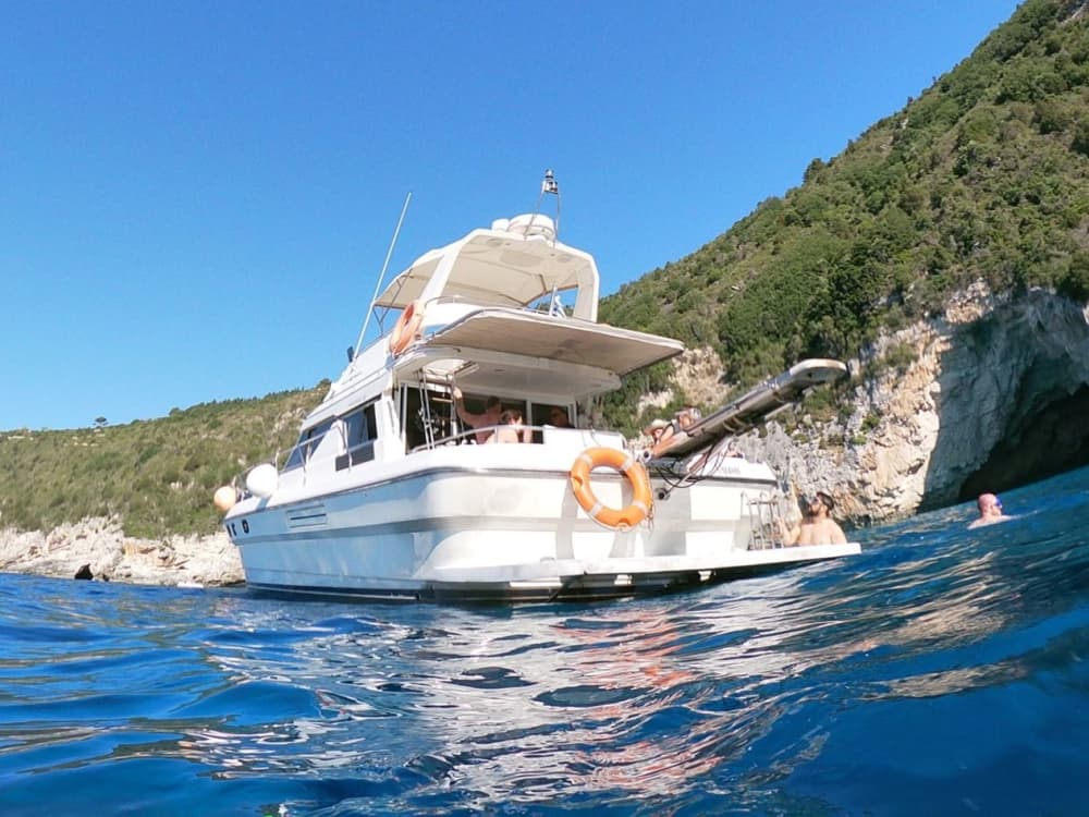 Лучший день на море: береговая линия Корфу открыта