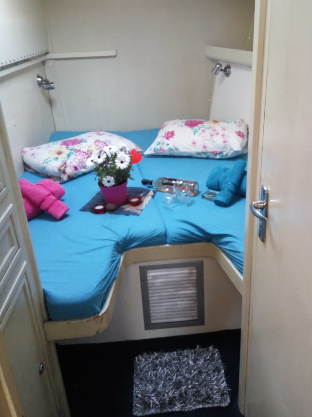 Spend a 9h sailing around Palaio Faliro on a sailboat