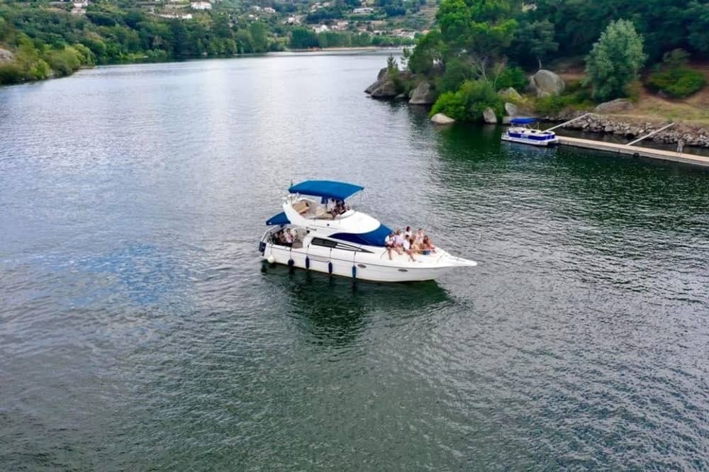 Descubrimiento de Castelo de Paiva en medio día: Una breve escapada en lancha motora.