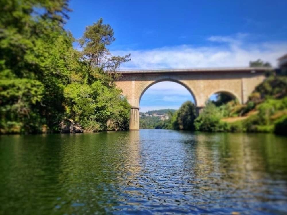 Navegación por el río Paiva con visita a la “Ilha dos Amores” (Isla de los Enamorados).
