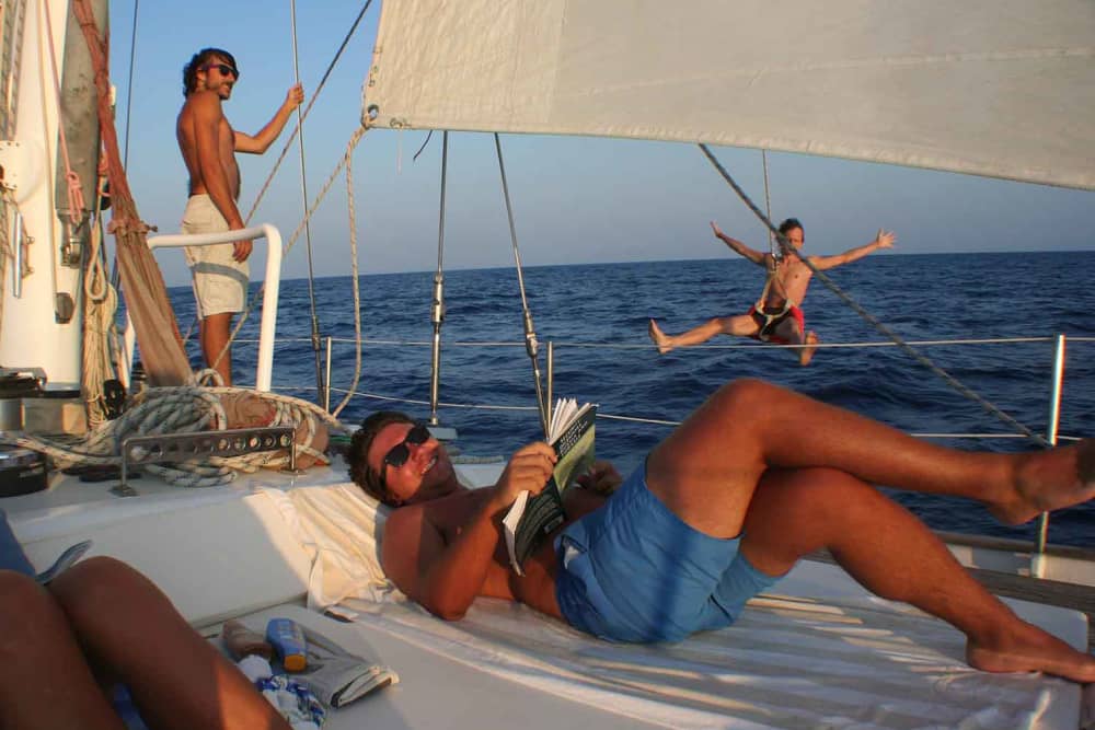 Aventure en voilier d'une journée complète de Lisbonne à Cascais – soleil, mer et détente