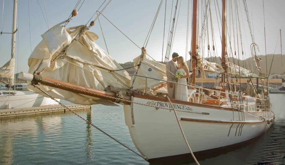 Passeio de veleiro de dia inteiro até a praia de Whitehaven