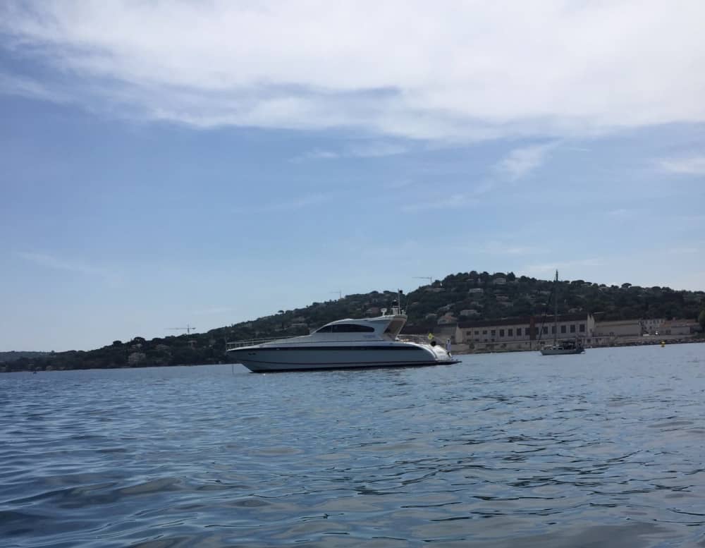 Daily trip on a motor yacht departing from Saint-Tropez