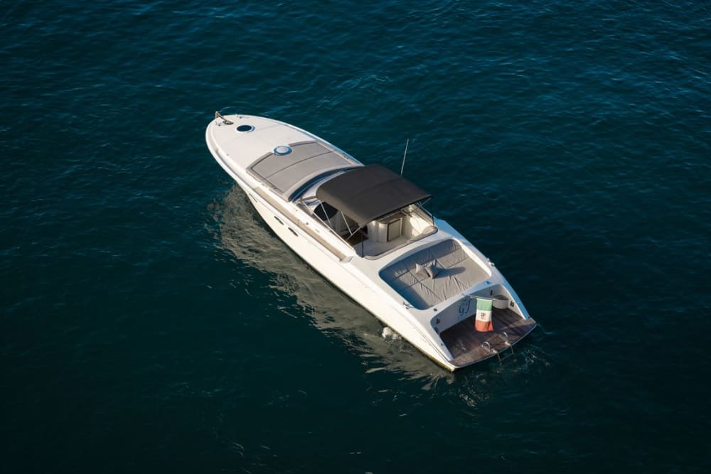 Capri: Private 7h Boat Tour with Drinks and Time on the Island