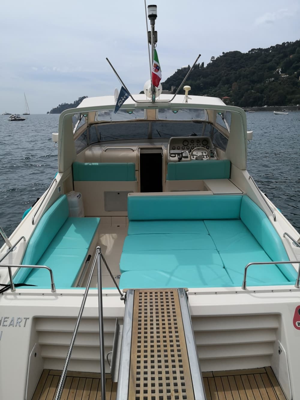 4h of Dolce Vita to discover Porto Cervo on a motorboat