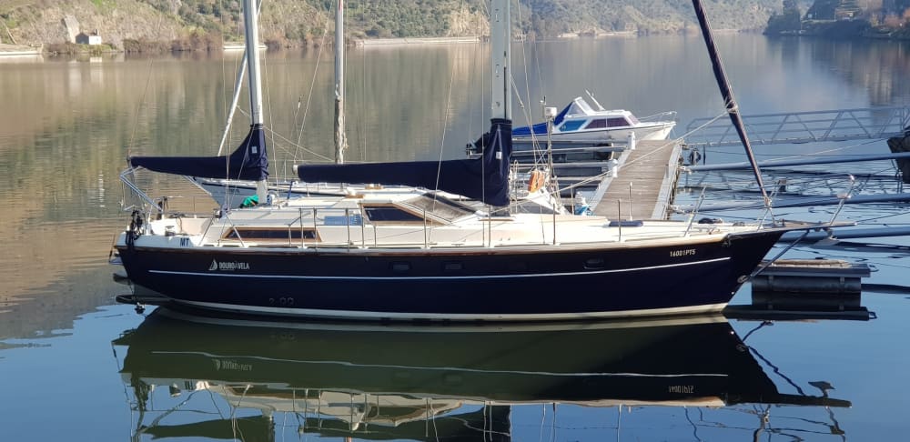 Enjoy 2h of sun on a sailboat in Folgosa