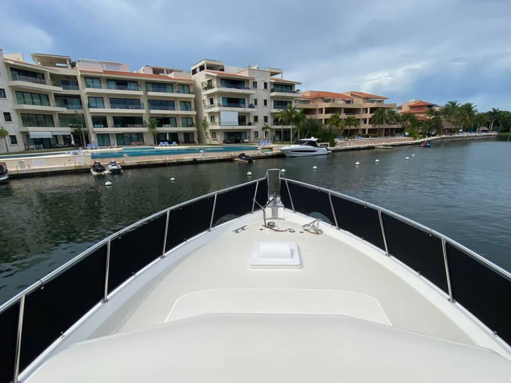 En heldag av magi i Puerto Aventuras på en motoryacht