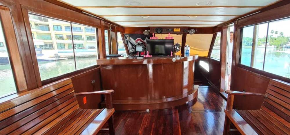 En heldag av magi i Puerto Aventuras på en motoryacht